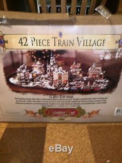 01 Grandeur Noel Collectors Edition 42 Piece Train Village Christmas Set READ