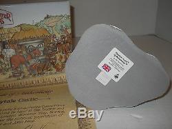 1982 David Winter Cottage Fairytale Castle Statue withCoa & Orig Box J. Hine LTD