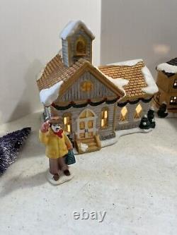 1993 Trim A Home Yi Cheing, Old West Christmas Town Lighted Ceramic Holiday Vtg