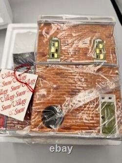 1995 Dept 56 Snow Village VILLAGE POLICE STATION withBox, Light, & Hangtag, Mint