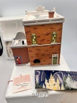 1995 Dept 56 Snow Village VILLAGE POLICE STATION withBox, Light, & Hangtag, Mint