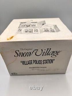 1995 Dept 56 Snow Village VILLAGE POLICE STATION withBox, Light, & Hangtag, Mint