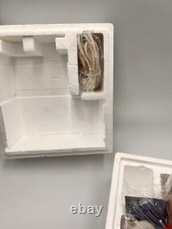 1995 Dept 56 Snow Village VILLAGE POLICE STATION withBox, Light, & Hangtag, Mint