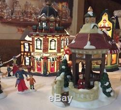 2000 Grandeur Noel 34 Piece Victorian Village Lighted Christmas Set Collectors