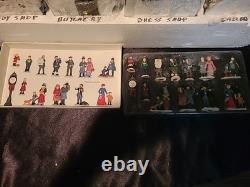 2000 Grandeur Noel Collector's Edition 34 Piece Victorian Village Set