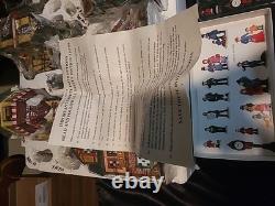 2000 Grandeur Noel Collector's Edition 34 Piece Victorian Village Set