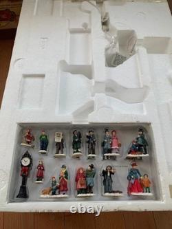2000 Grandeur Noel Victorian Village Collectors Edition Christmas 34 Pieces