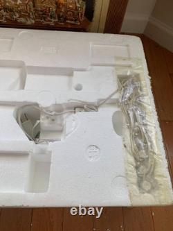 2000 Grandeur Noel Victorian Village Collectors Edition Christmas 34 Pieces