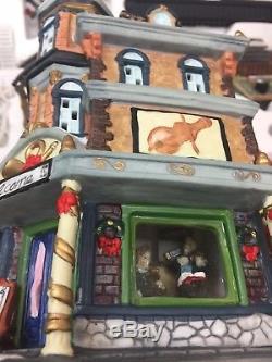 2001 Grandeur Noel Collector's Edition 42 Piece Train Village set complete withbox