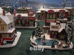 2002/2003 Hawthorne Village 21 Christmas Coca-Cola Buildings withBackgrounds & Acc