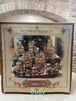 2002 Edition GRANDEUR NOEL Victorian Village Set In Box Tested And Works 663302B