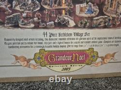 2003 Grandeur Noel 44 Piece Bethlehem Village Set