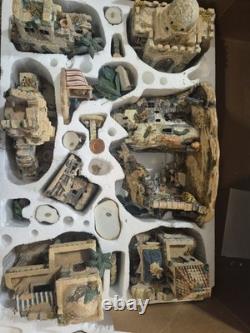 2003 Grandeur Noel 44 Piece Bethlehem Village Set