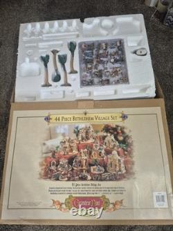 2003 Grandeur Noel 44 Piece Bethlehem Village Set