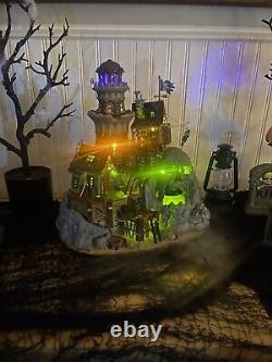 2004 LEMAX-Isle Of Doom Lighthouse with Skull Mountain Original Box