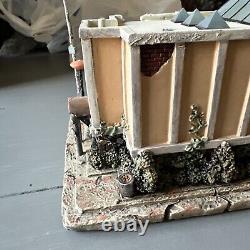 2006 Hawthorne Village Horror Classics Dawn of the Dead Mall With COA (No Box)