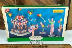 2006 LEMAX Table Accent CARNIVAL TICKET BOOTH WITH FIGURINES #63563