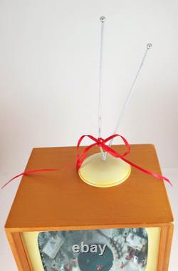 2012 Roman Animated Musical Christmas TV Moving Skaters & Winter Village Scene