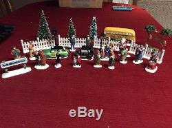 28pc It's A Wonderful Life Holiday Village Bedford Falls People Cars Bus & Trees