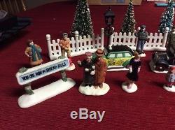 28pc It's A Wonderful Life Holiday Village Bedford Falls People Cars Bus & Trees