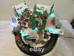 ANIMATED MUSICAL CHRISTMAS TRAIN WithLED LIGHTSHOW / CHRISTMAS VILLAGE SCENE