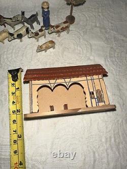 Antique Rare German Putz Erzgebirge Wooden Stable And Miniatures