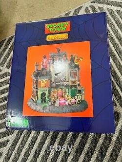 BRAND NEW 2021 Lemax Spooky Town The Horrid Haunted Hotel Halloween Village