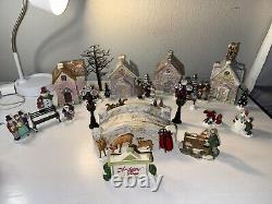 Beautiful Miniature Winter Village Set Up Christmas Village / Winter Wonderland