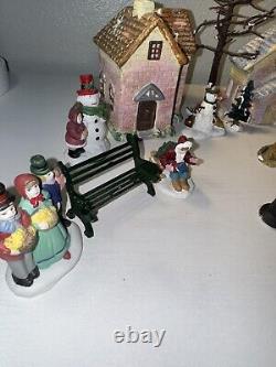 Beautiful Miniature Winter Village Set Up Christmas Village / Winter Wonderland