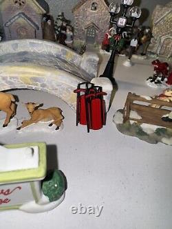 Beautiful Miniature Winter Village Set Up Christmas Village / Winter Wonderland