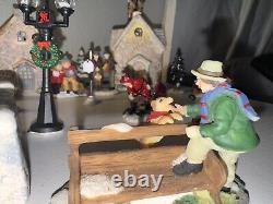 Beautiful Miniature Winter Village Set Up Christmas Village / Winter Wonderland