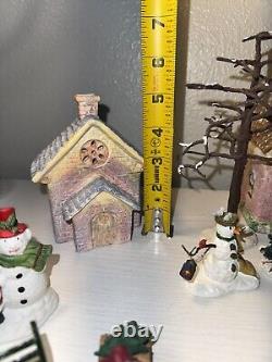 Beautiful Miniature Winter Village Set Up Christmas Village / Winter Wonderland