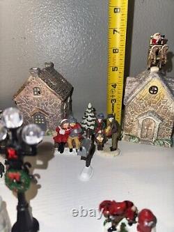 Beautiful Miniature Winter Village Set Up Christmas Village / Winter Wonderland