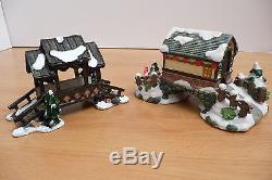 CHRISTMAS VILLAGE 16 PIECE CERAMIC WithLIGHTS GREAT DETAILED PIECES