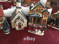 Collectable Christmas 11 Miniature Lit Houses With 5 Accesories And Storage Bins