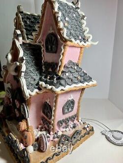 Candy Corn Lane Pastel Pink HALLOWEEN LED Gingerbread LARGE House New 15