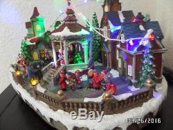 Carole Towne LED Lighted & Musical Santa Photo Scene Christmas Village Collector