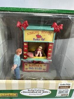 Carole Towne Lemax Kissing Booth Carnival NEW