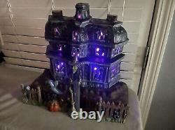 Cermic Haunted House 1977 Vintage? Bryon Mold New, 6 Piece, haunted Mansion, light