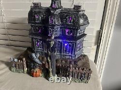 Cermic Haunted House 1977 Vintage? Bryon Mold New, 6 Piece, haunted Mansion, light