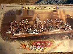 Christmas Grandeur Noel Victorian Village Lighted 1999 Vintage Houses Collector