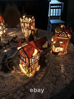 Christmas Grandeur Noel Victorian Village Lighted 1999 Vintage Houses Collector