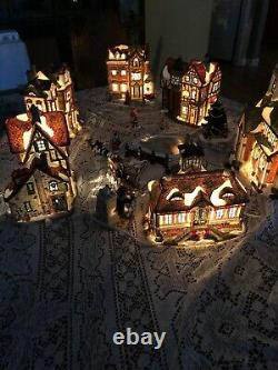 Christmas Grandeur Noel Victorian Village Lighted 1999 Vintage Houses Collector