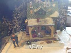 Christmas Village Display Platform Ski Slope W Lemax Houses, Figures And Trees