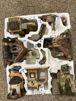 Collector's Edition Grandeur Noel 2001-Bethlehem Village 39 Pcs