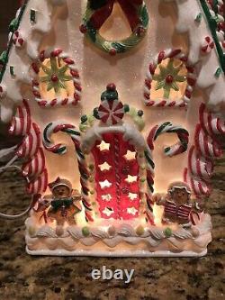 Cracker Barrel Christmas Gingerbread House Light-Up Peppermint Candy Bakery 14