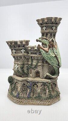 DAVID WINTER COTTAGES ST GEORGE & THE DRAGON D0817 Castle 1996 No Box Read