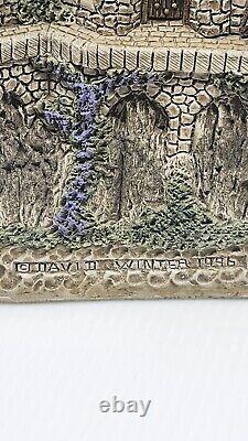 DAVID WINTER COTTAGES ST GEORGE & THE DRAGON D0817 Castle 1996 No Box Read