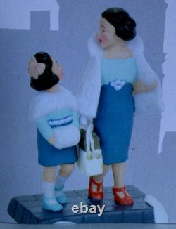 DEPT 56 Christmas In The City SHOPPING ON PARK AVENUE #4056629 BRAND NEW