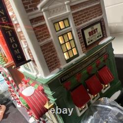 DEPT 56 Christmas in the City Visiting Santa At Finestrom's #59243 Retired VTG